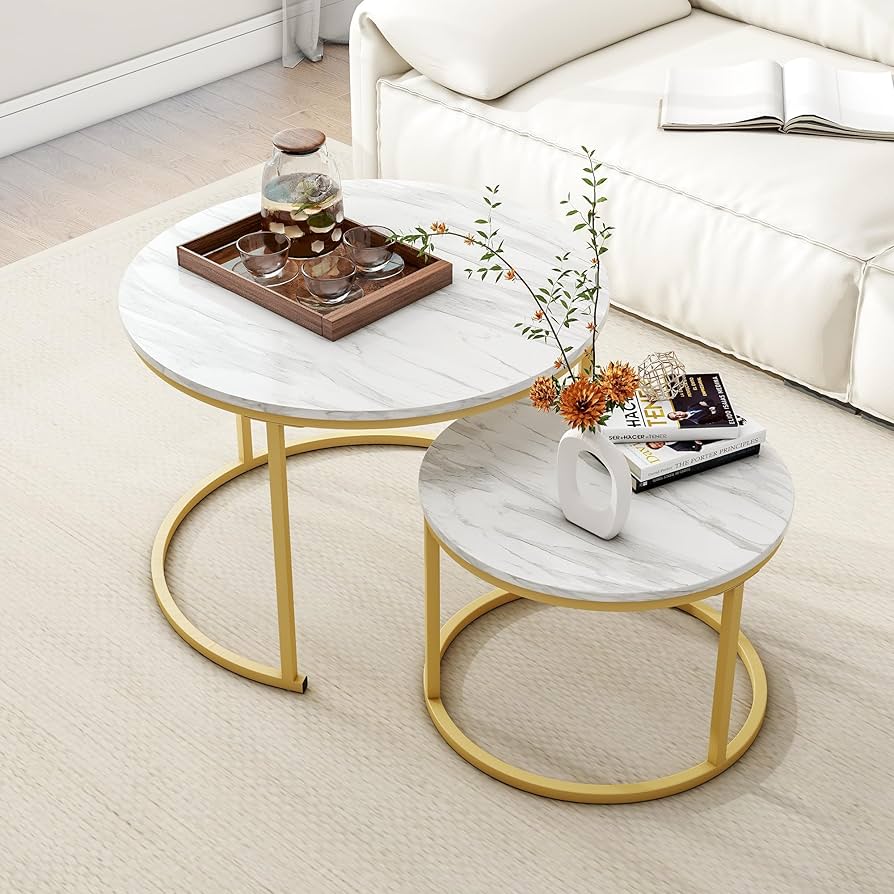 Set 2 masute rotunde de cafea cu efect de marmura, blat MDF, cadru metalic auriu Set 2 masute rotunde de cafea cu efect de marmura, blat MDF, cadru metalic auriu