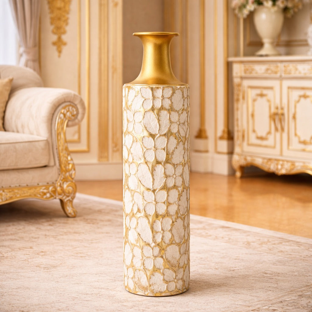 Vaza decorativa de podea 71 cm din metal alb si auriu model floral elegant Vaza decorativa de podea 71 cm din metal alb si auriu model floral elegant