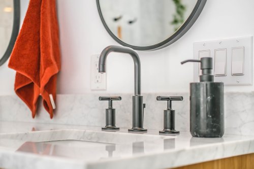 accesorii baie dispensor de săpun negru legenda casei